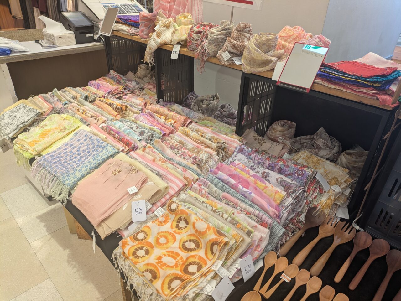 ひばりヶ丘パルコ内のチーク雑貨